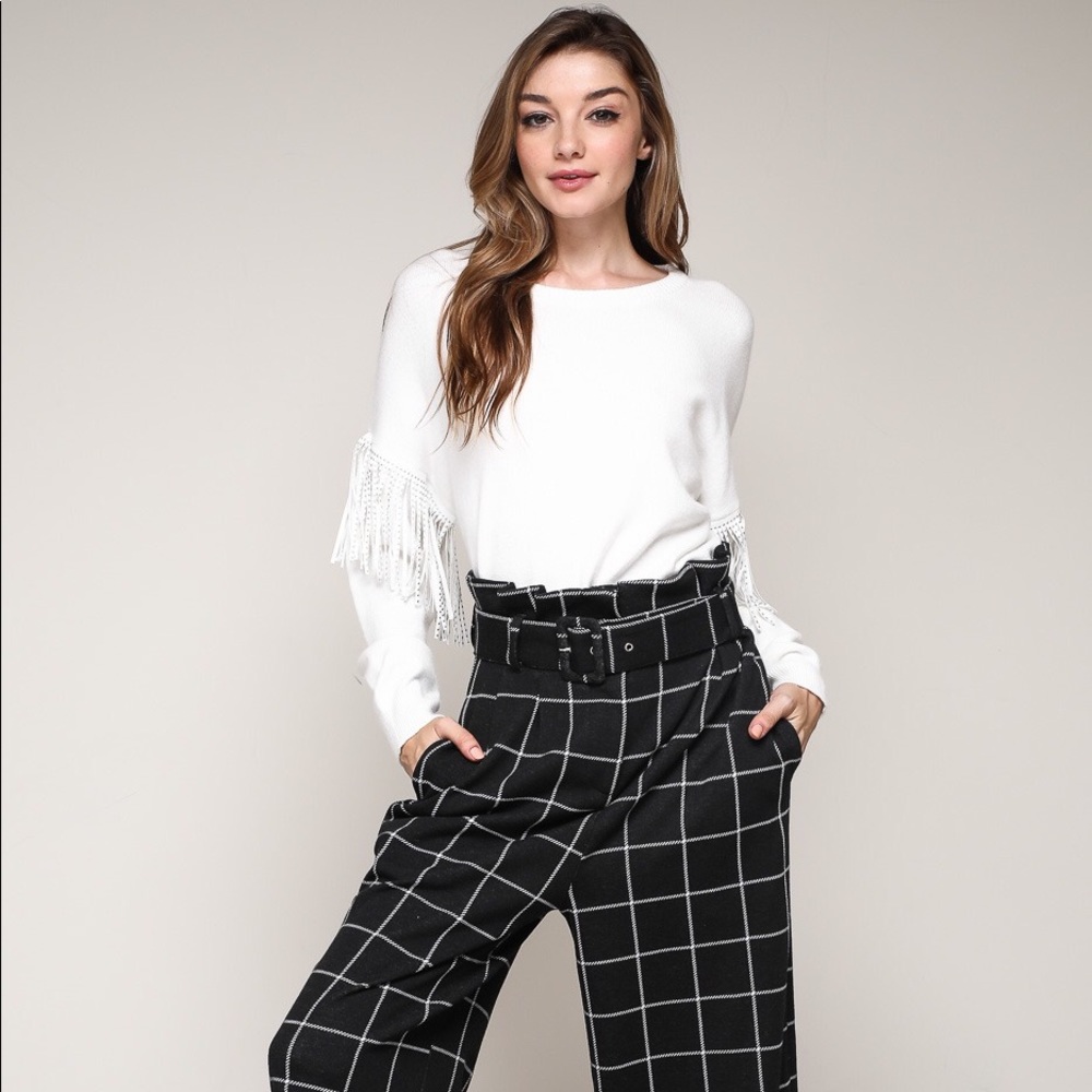 Fringe sweater with details